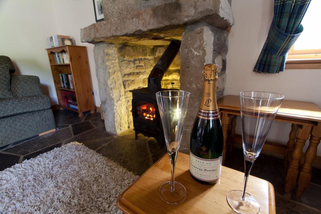 Tigh Phadraig At Marys Thatched Cottages Elgol Экстерьер фото