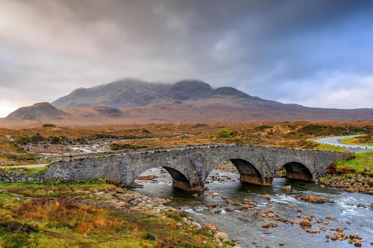 Tigh Phadraig At Marys Thatched Cottages Elgol Экстерьер фото