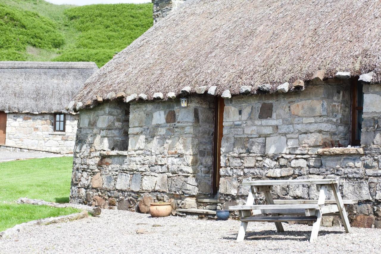 Tigh Phadraig At Marys Thatched Cottages Elgol Экстерьер фото